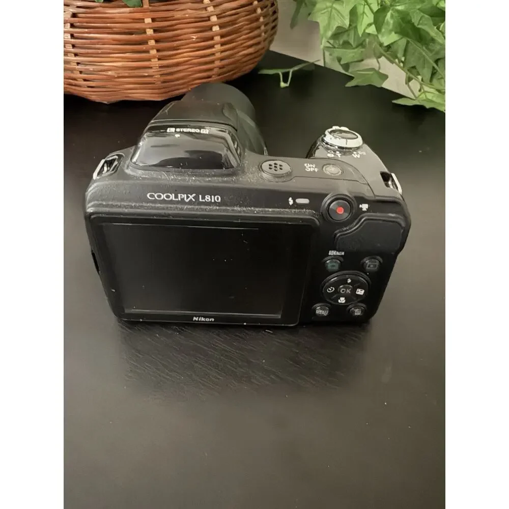 Nikon COOLPIX L810 16.1MP 26X Digital Camera Black PARTS ONLY!